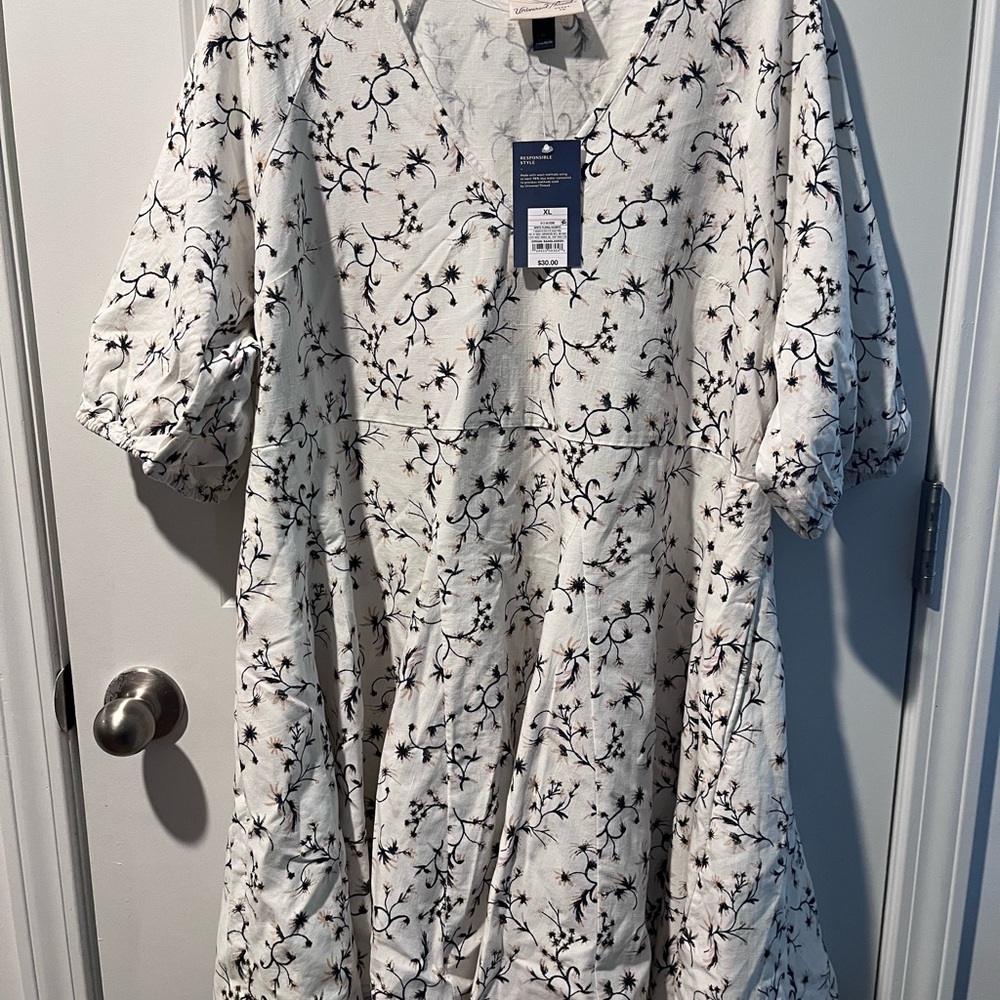 Universal Thread Cream Floral Dress